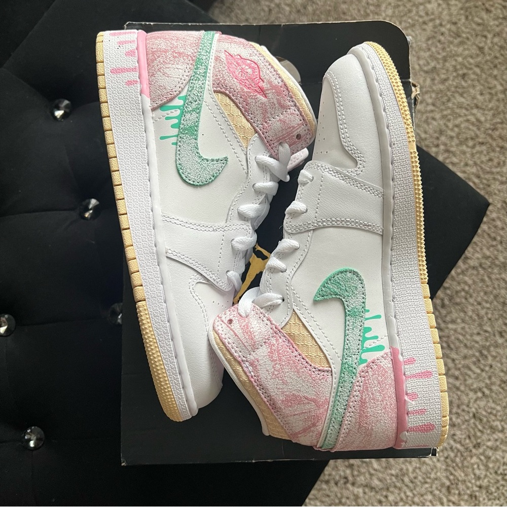 Air Jordan 1 Mid